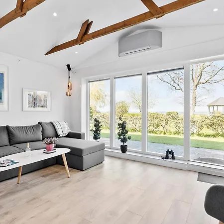 3 Bedroom Beautiful In Borup