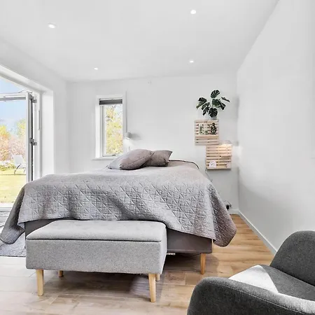 3 Bedroom Beautiful In Borup Holiday home Borup (Koge)