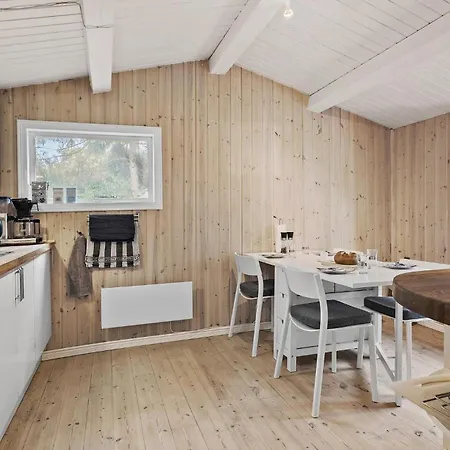 Holiday home 3 Bedroom Beautiful In Borup *